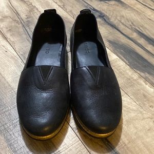 Womens size 40 (8.5) dress shoes, Saydo brand. Barely worn, like new!